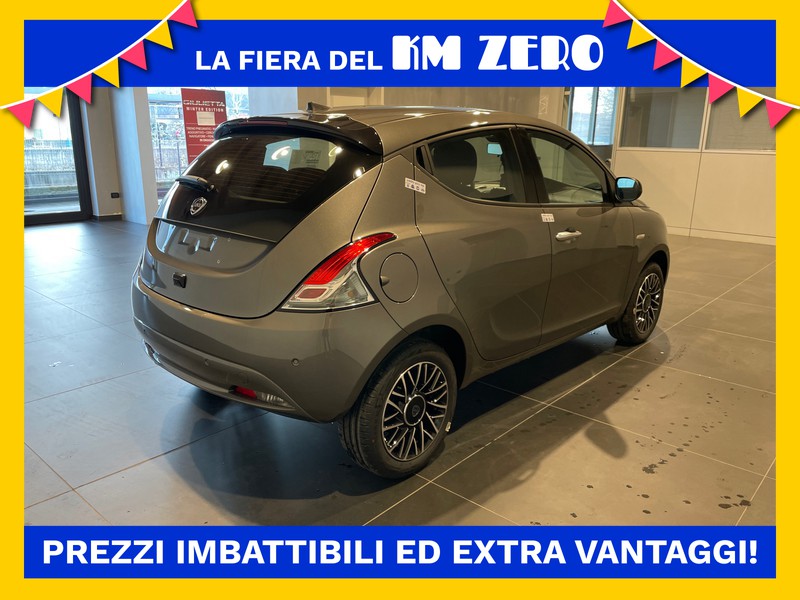 Lancia Ypsilon 1.0 firefly hybrid platino s&s 70cv
