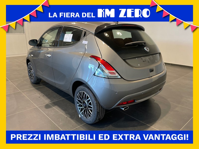 Lancia Ypsilon 1.0 firefly hybrid platino s&s 70cv