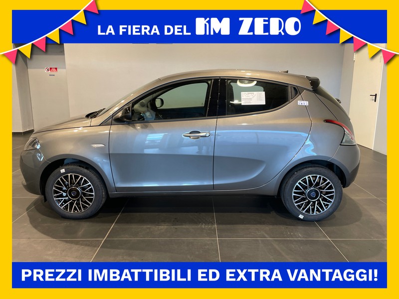 Lancia Ypsilon 1.0 firefly hybrid platino s&s 70cv