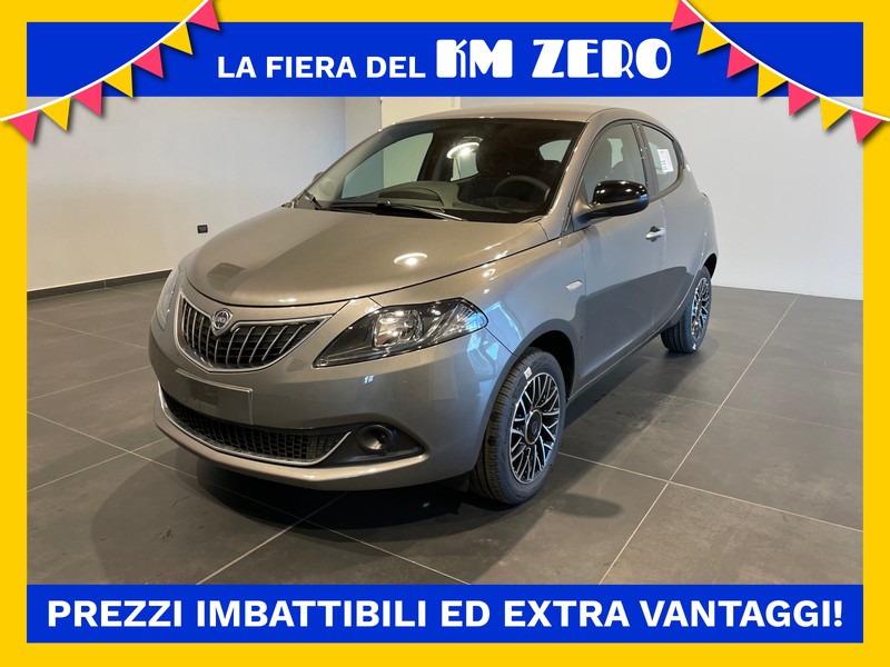 Lancia Ypsilon 1.0 firefly hybrid platino s&s 70cv