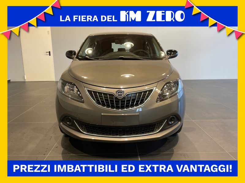 Lancia Ypsilon 1.0 firefly hybrid platino s&s 70cv