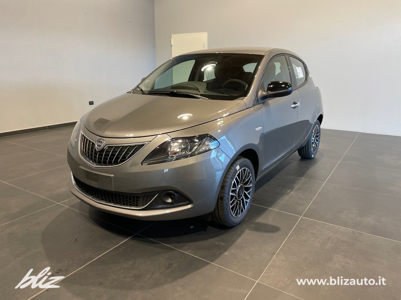 Lancia Ypsilon 1.0 firefly hybrid platino s&s 70cv