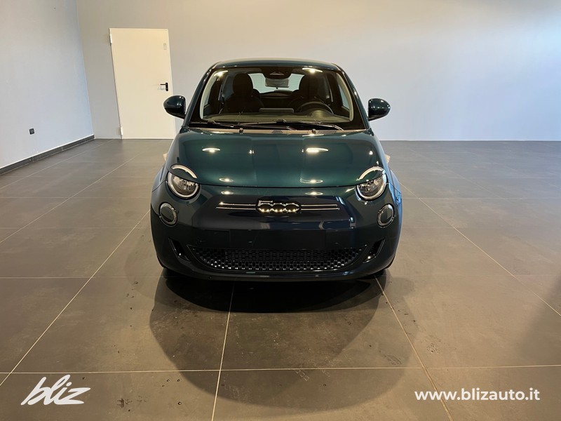 Fiat 500 Nuova Hatchback My23 La Nuova 500 - 320 Berlina