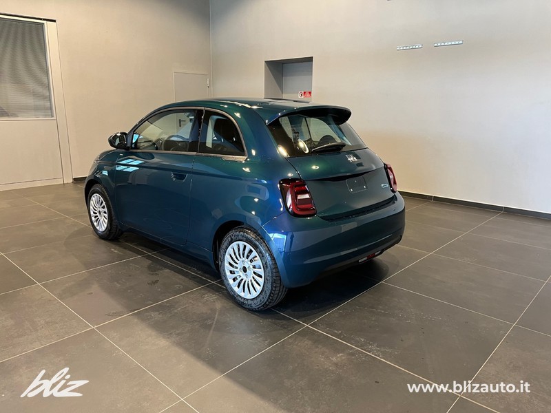 Fiat 500 Nuova Hatchback My23 La Nuova 500 - 320 Berlina