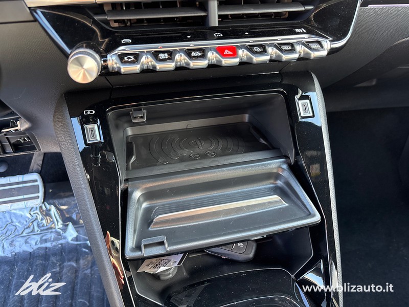 Peugeot 2008 1.2 hybrid gt 136cv e-dcs6