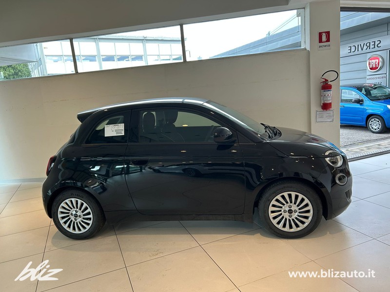 Fiat 500 500e 42 kwh entry pack tech