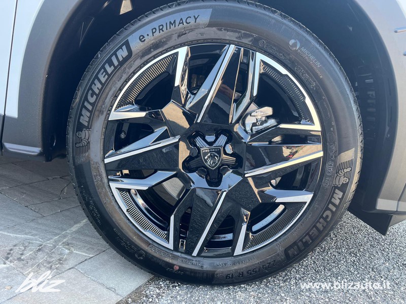Peugeot 5008 1.2 hybrid gt 145cv 7p.ti e-dcs6