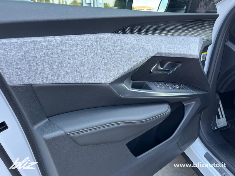 Peugeot 5008 1.2 hybrid gt 145cv 7p.ti e-dcs6