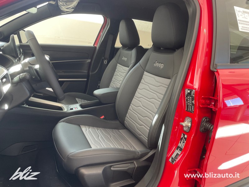 Jeep Avenger 1.2 turbo e-hybrid mhev overland 4xe 145cv edct6