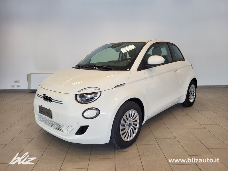 Fiat 500 500e 42 kwh entry pack tech