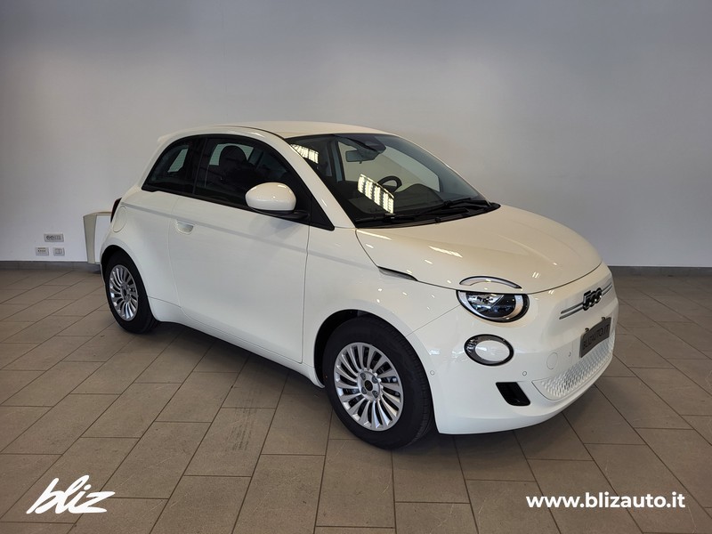 Fiat 500 500e 42 kwh entry pack tech