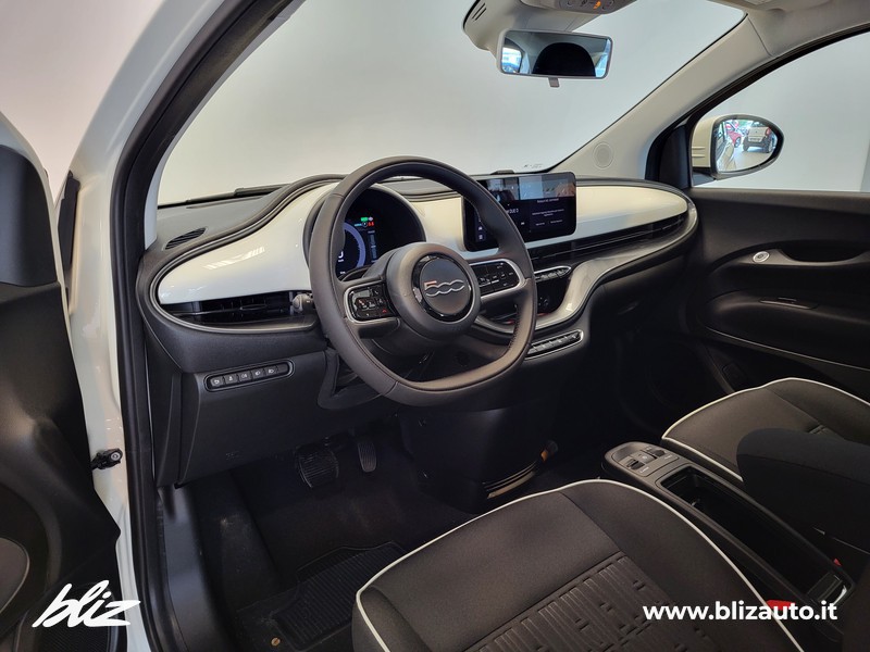 Fiat 500 500e 42 kwh entry pack tech