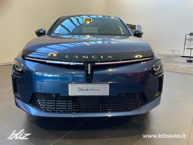 Lancia Ypsilon Nuova Edizione Limitata Cassina Bev 156cv