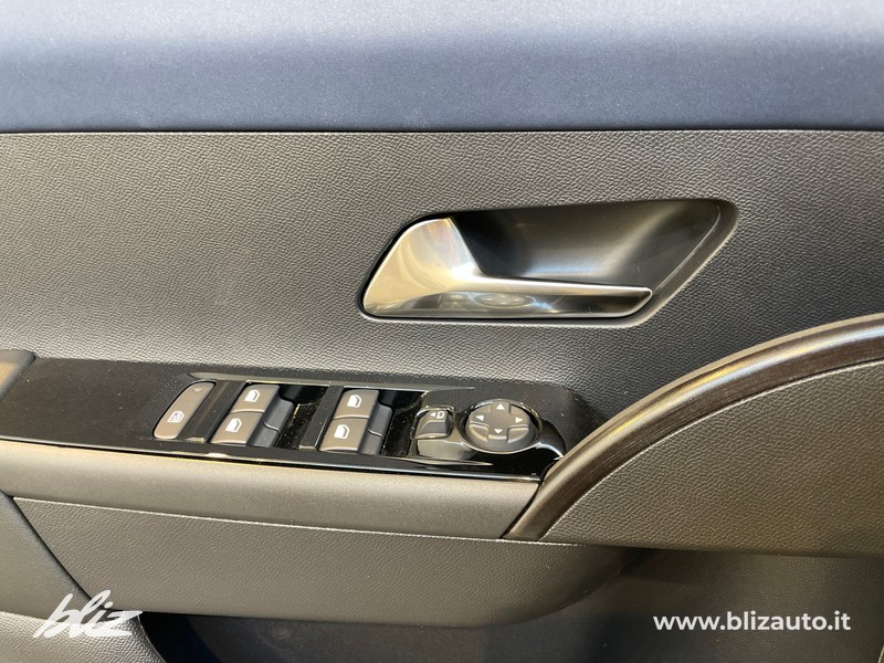 Lancia Ypsilon Nuova Edizione Limitata Cassina Bev 156cv