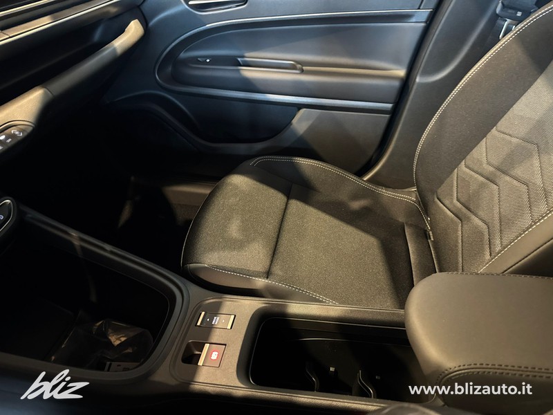 Jeep Avenger 1.2 turbo e-hybrid mhev black edition fwd 110cv edct6