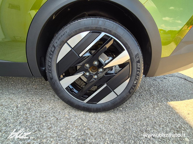 Peugeot 408 1.2 hybrid gt exclusive 145cv e-dsc6