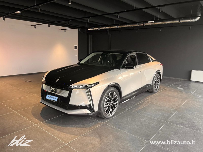 DS N 8 etoile fwd