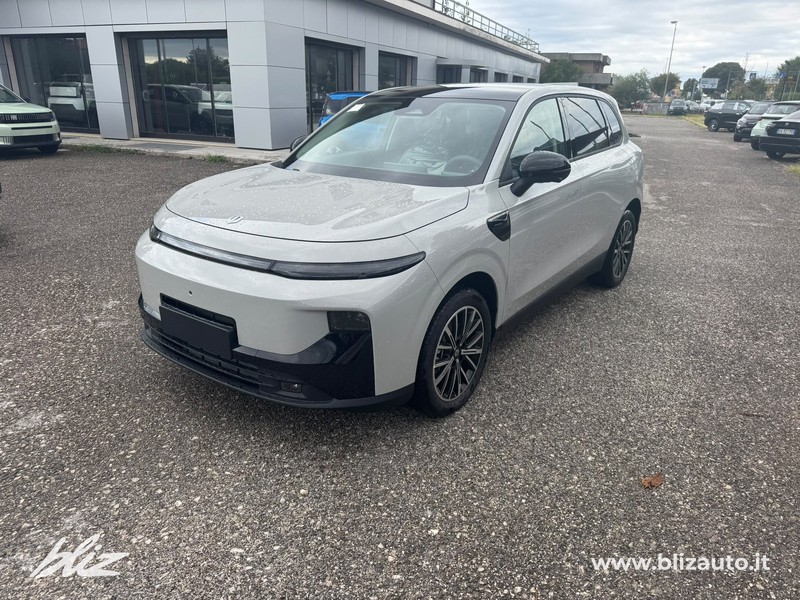 Leapmotor B10 reev hybrid design