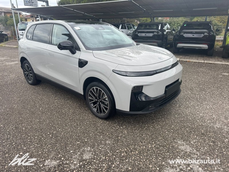 Leapmotor B10 reev hybrid design