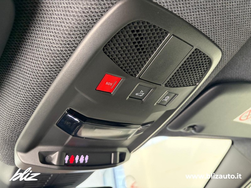 Jeep Avenger 1.2 turbo NUOVA JEEP e-hybrid mhev summit