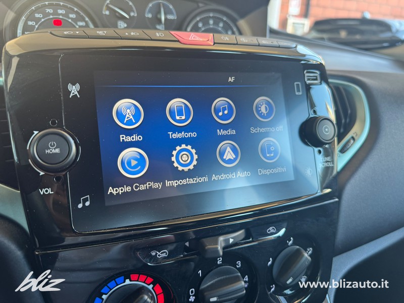 Lancia Ypsilon 1.0 firefly hybrid gold s&s 70cv