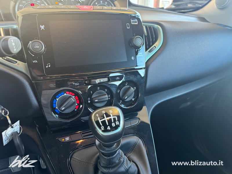 Lancia Ypsilon 1.0 firefly hybrid gold s&s 70cv